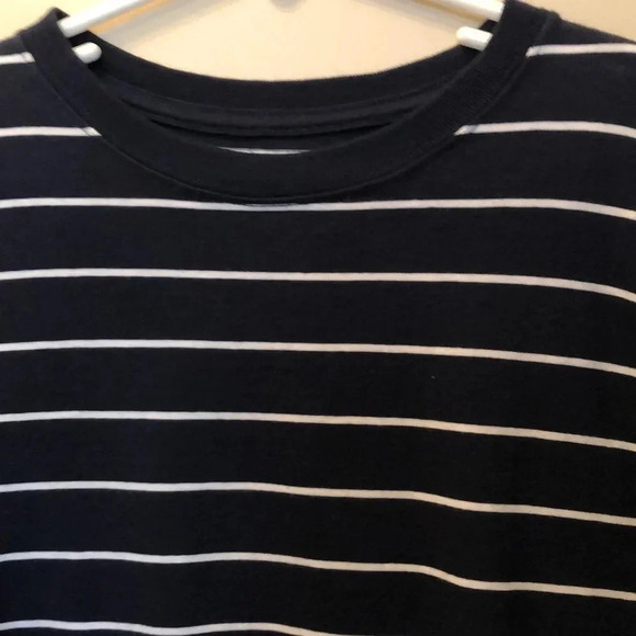 LANDS’ END NWOT BOYS TSHIRT TOP SHIRT SUMMER CASUAL NAVY BLUE STRIPES SIZE 10 12 - Picture 4 of 4